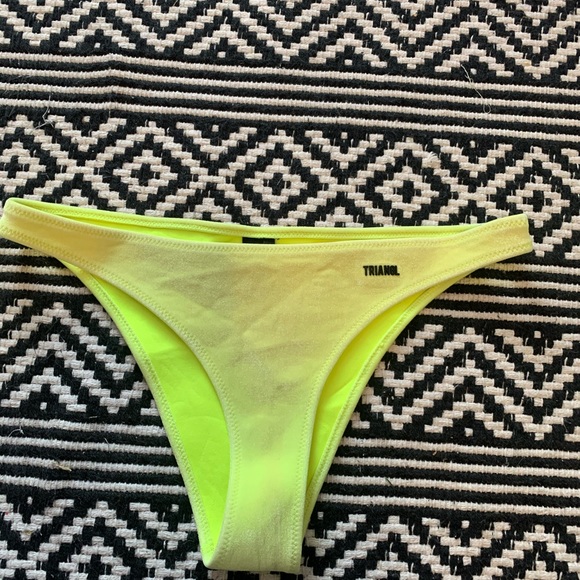 bathing suit - Picture 3 of 8